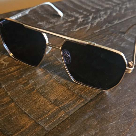 SOJOS Retro Oversized Aviator Polarized Sunglasses - Picture 3 of 4